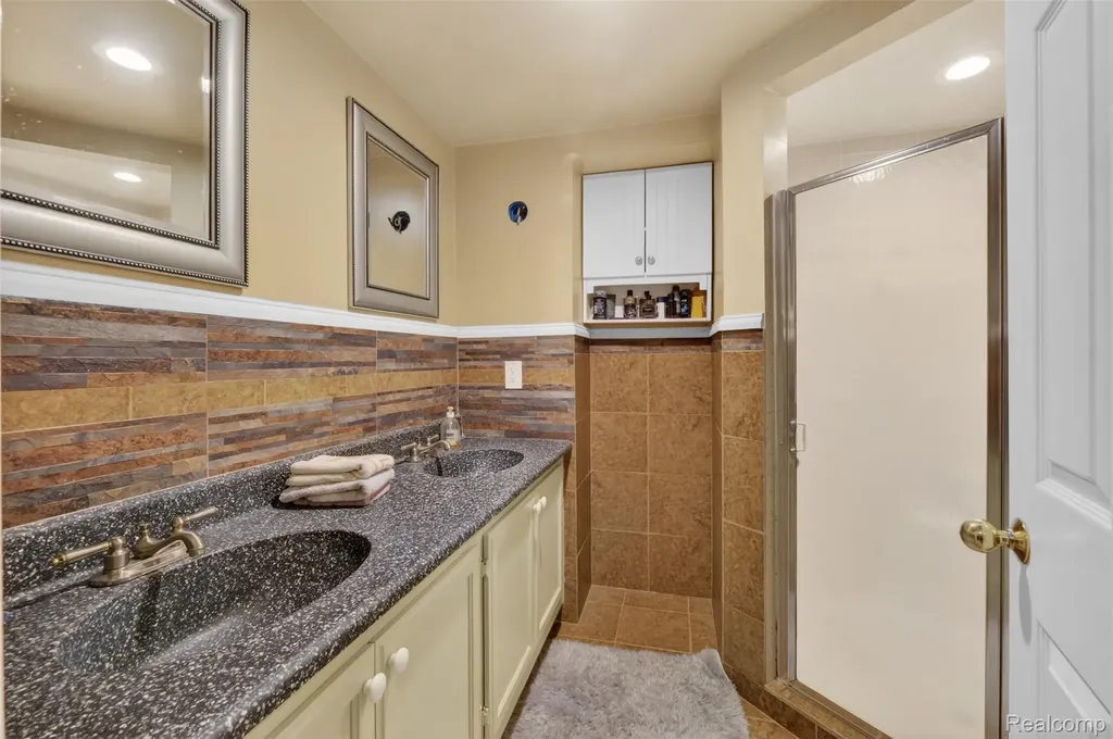 38031 Charwood Drive Sterling Heights City MI 48312