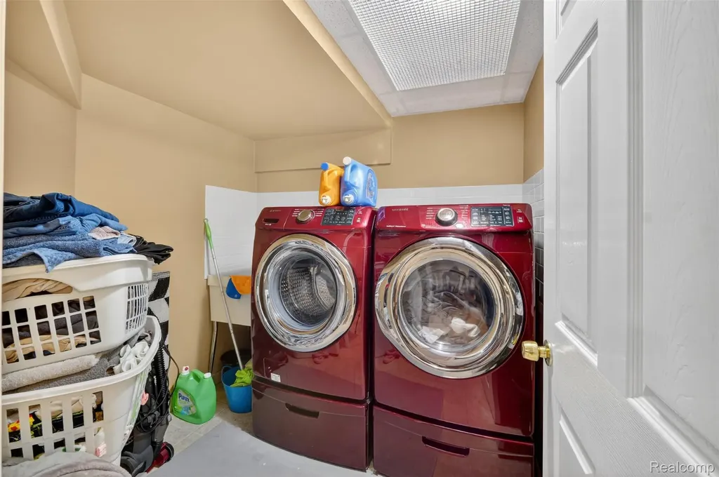 38031 Charwood Drive Sterling Heights City MI 48312
