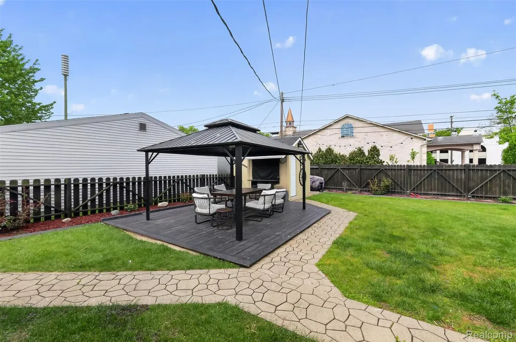 38031 Charwood Drive Sterling Heights City MI 48312