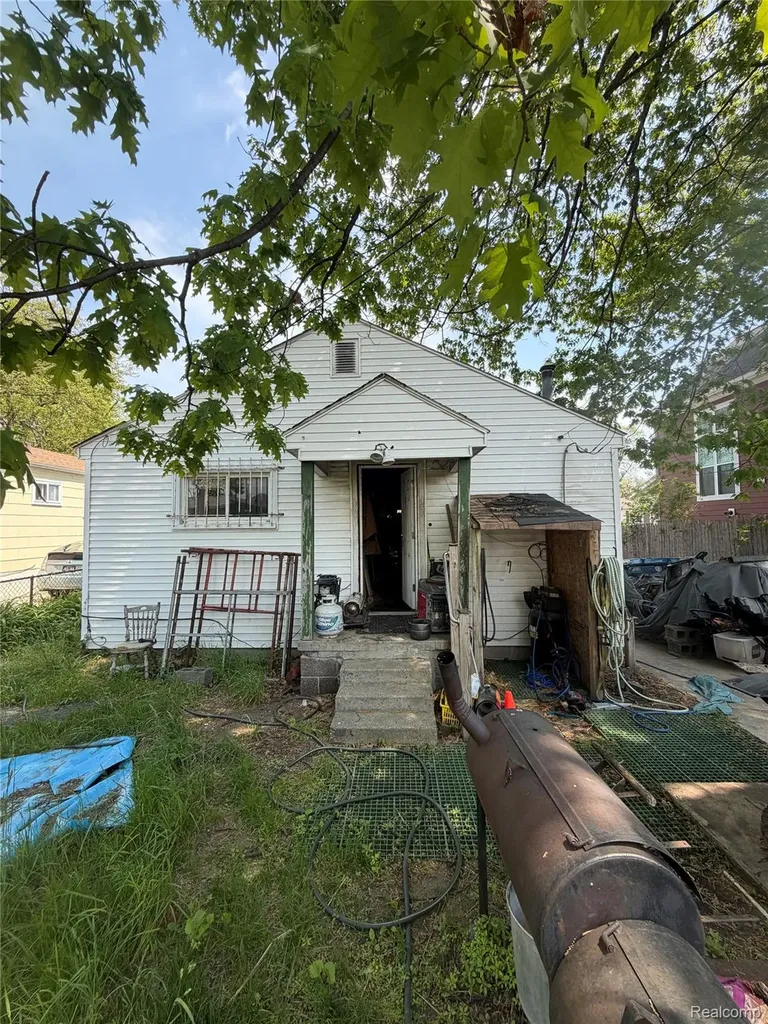 21385 Garden Lane Royal Oak Charter Township MI 48220