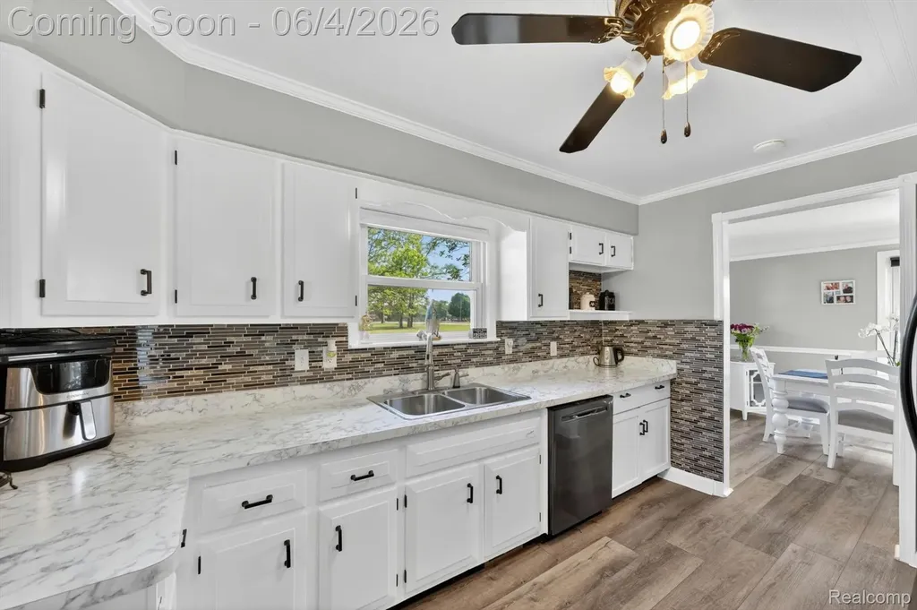 2861 John R Road Rochester Hills City MI 48307
