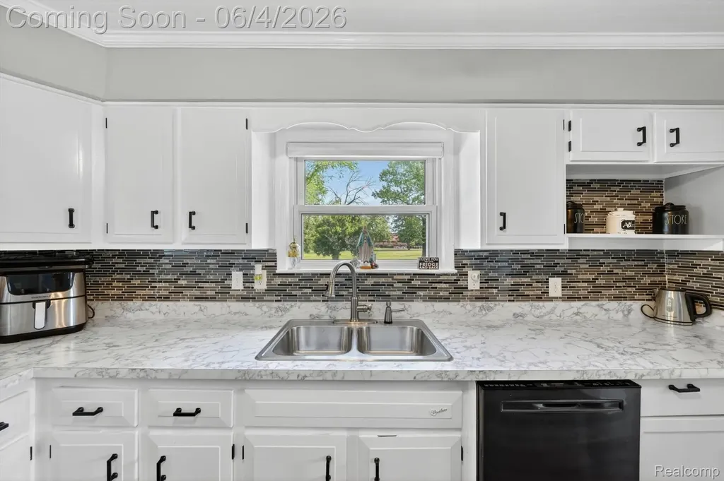 2861 John R Road Rochester Hills City MI 48307