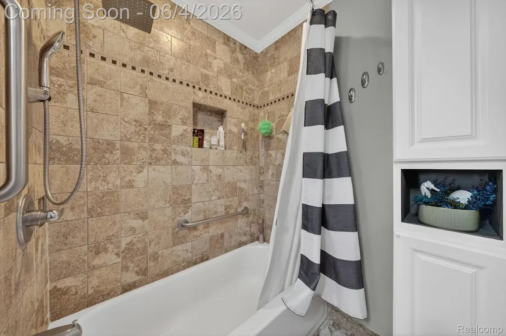2861 John R Road Rochester Hills City MI 48307