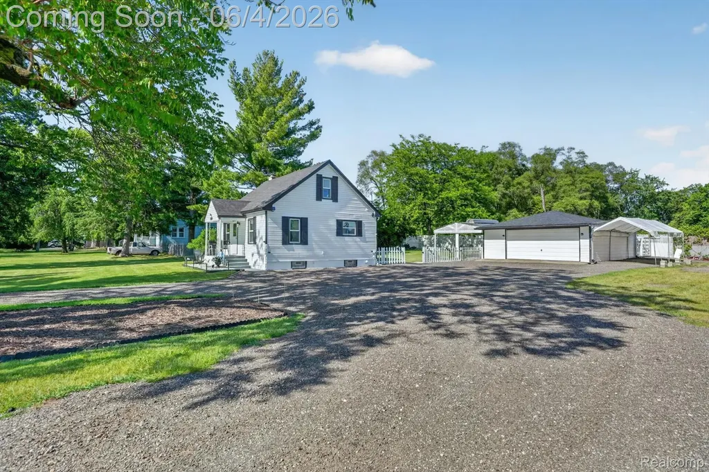 2861 John R Road Rochester Hills City MI 48307
