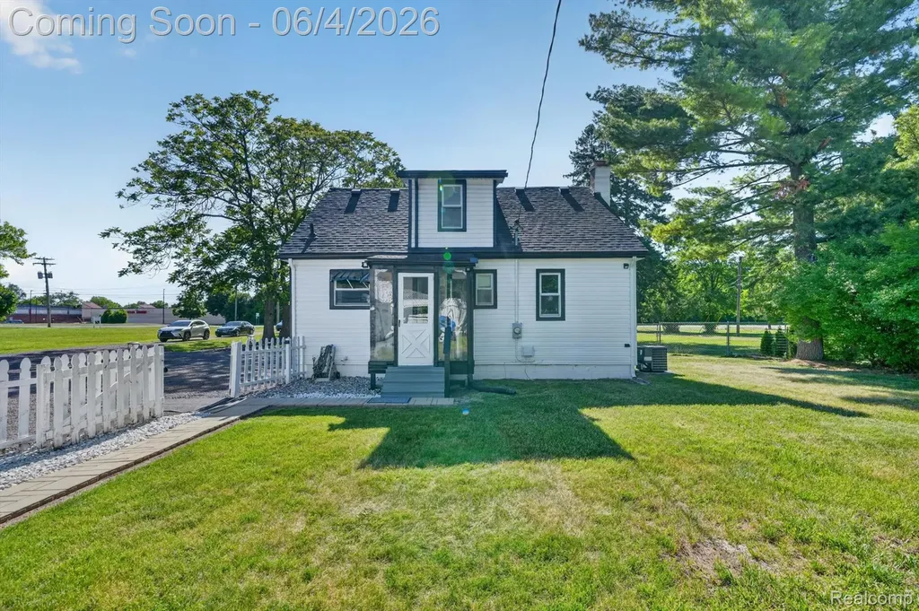 2861 John R Road Rochester Hills City MI 48307