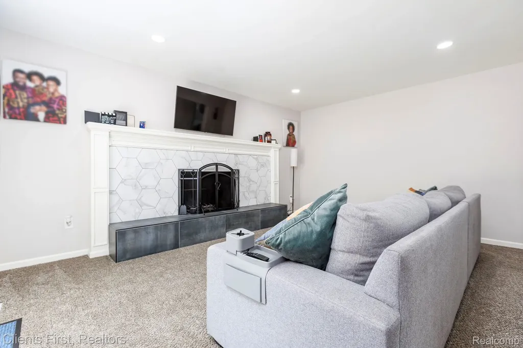36515 Vicary Lane Farmington City MI 48335