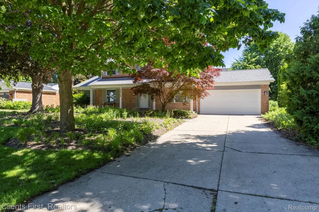 36515 Vicary Lane Farmington City MI 48335