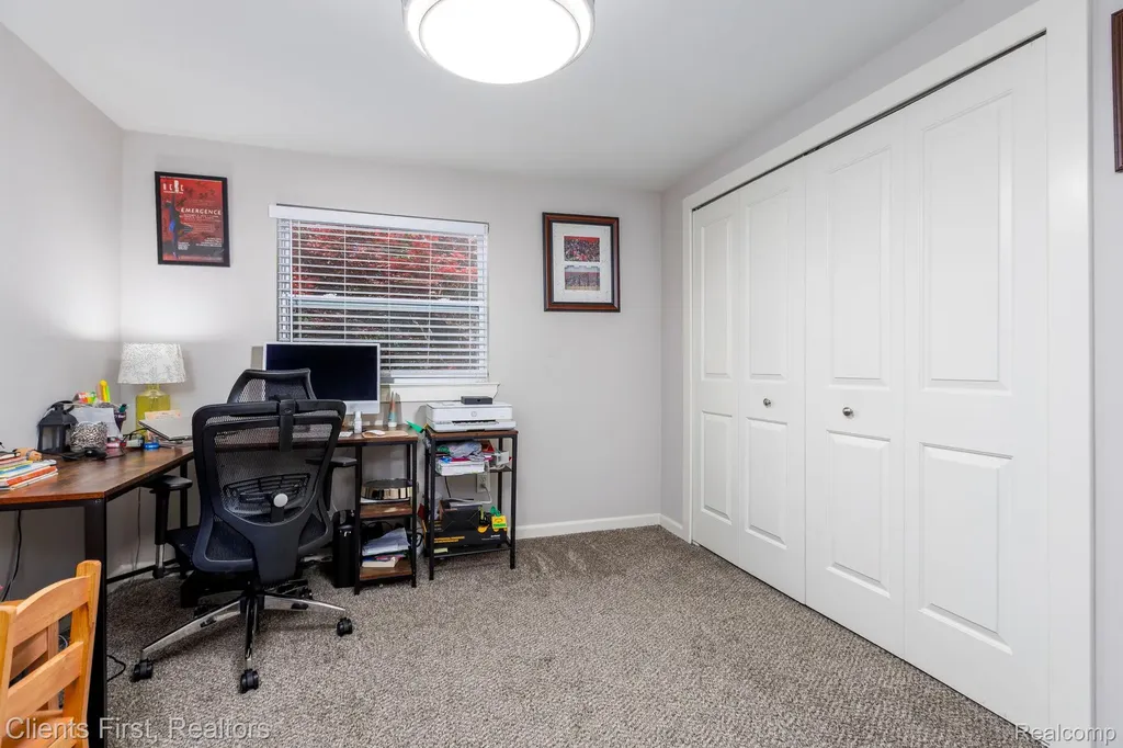 36515 Vicary Lane Farmington City MI 48335