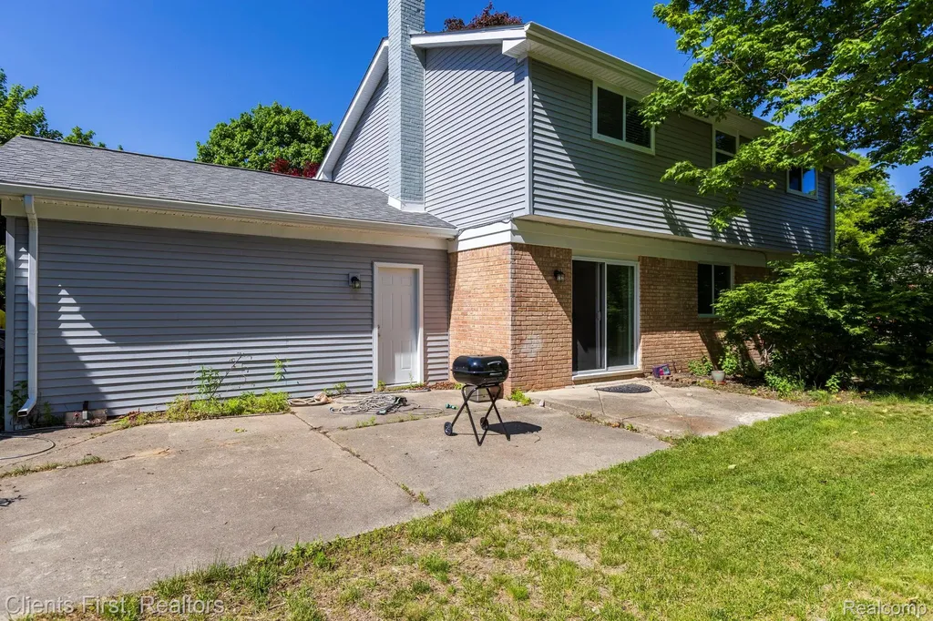 36515 Vicary Lane Farmington City MI 48335