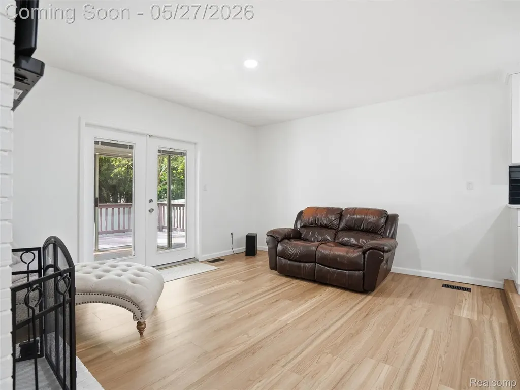 41411 Greenwood Drive Canton Charter Township MI 48187