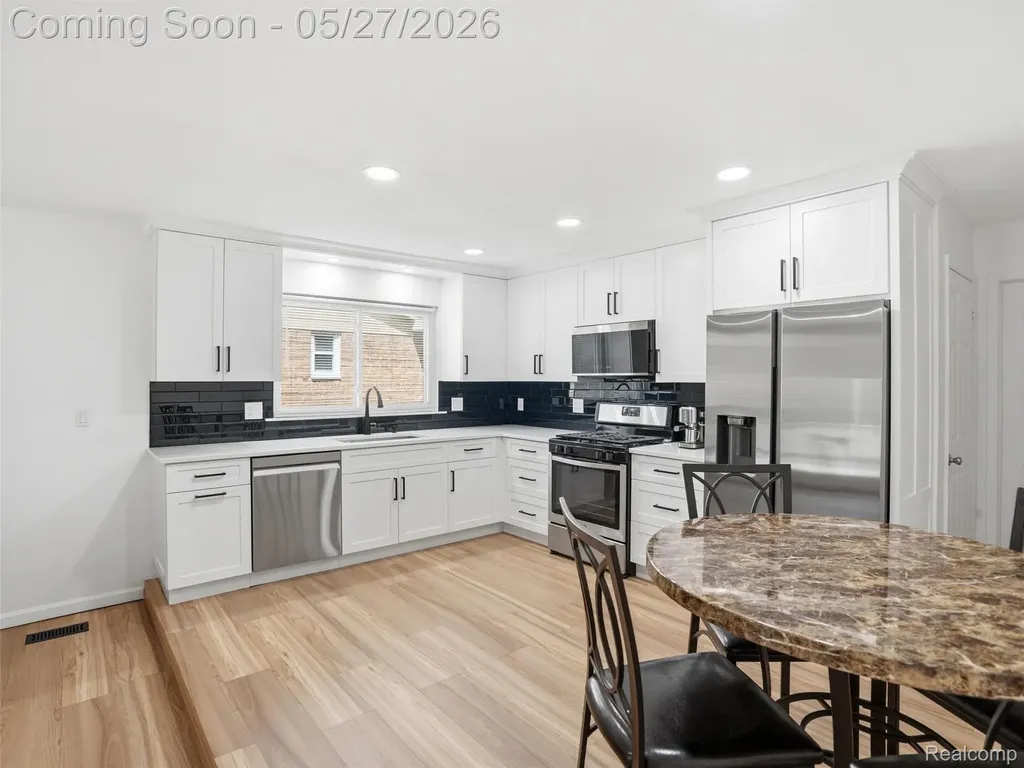 41411 Greenwood Drive Canton Charter Township MI 48187