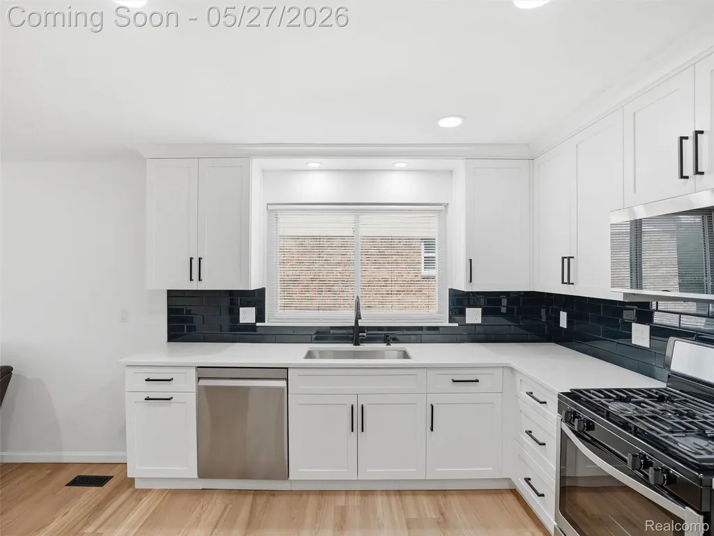 41411 Greenwood Drive Canton Charter Township MI 48187
