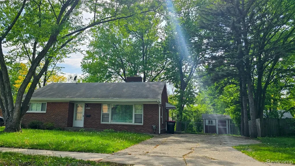 28291 Pierce Street Southfield City MI 48076
