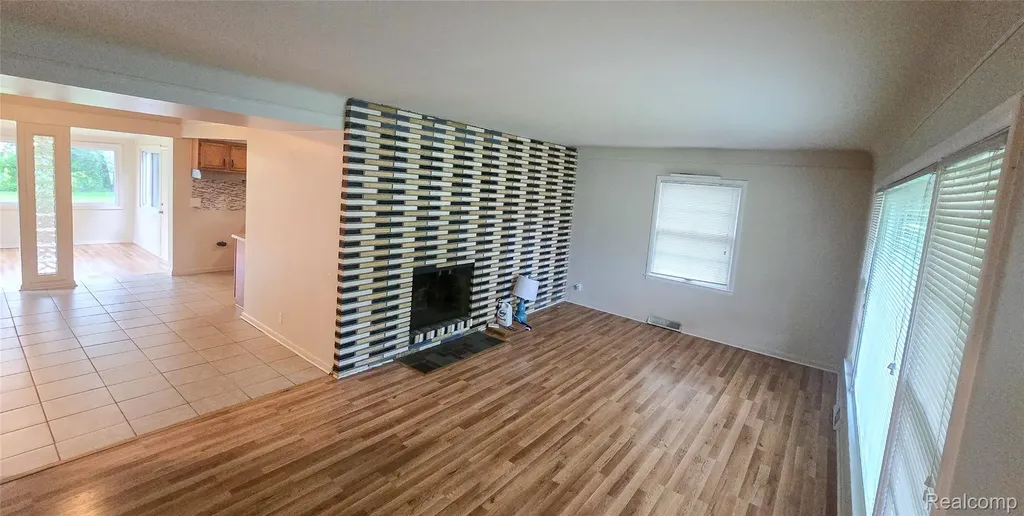 28291 Pierce Street Southfield City MI 48076