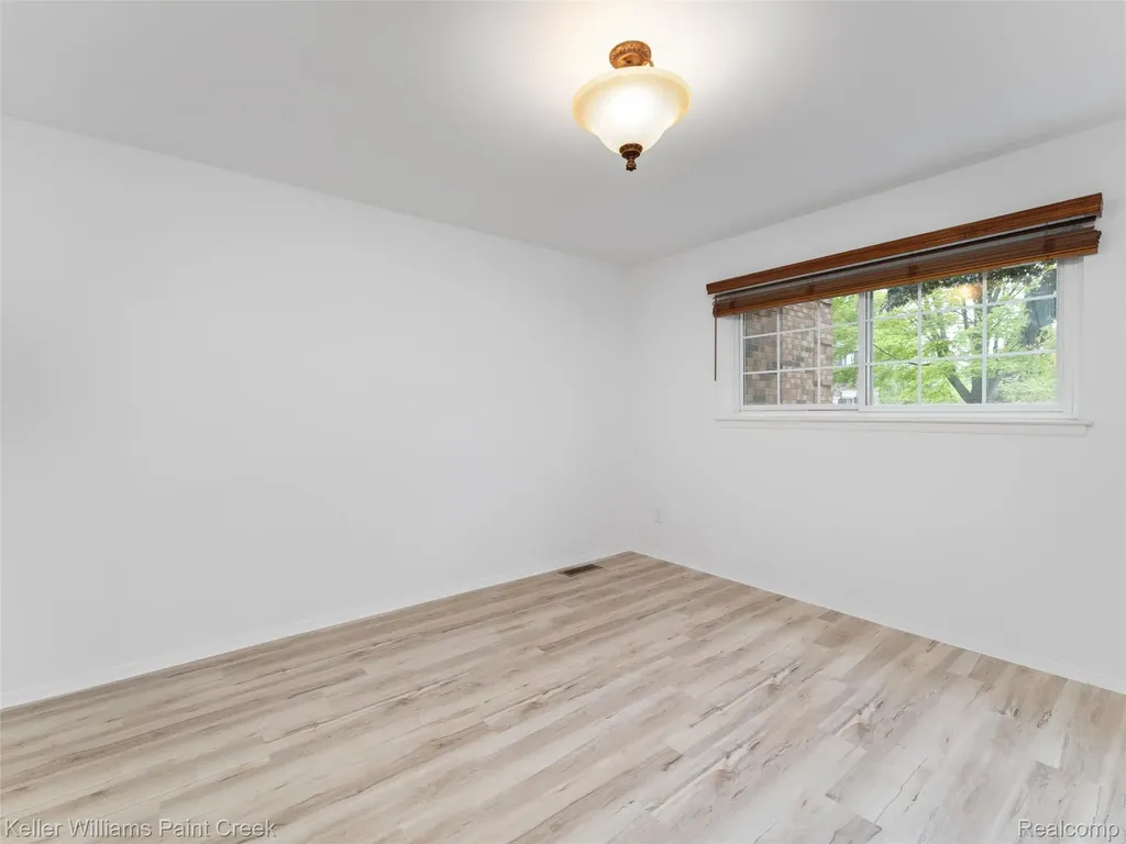 685 E Fox Hills Drive Bloomfield Hills City MI 48304
