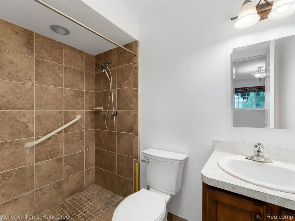 685 E Fox Hills Drive Bloomfield Hills City MI 48304