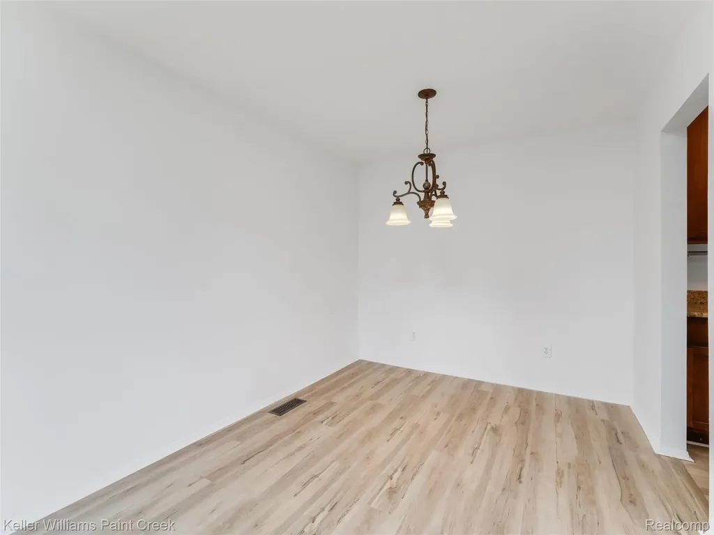 685 E Fox Hills Drive Bloomfield Hills City MI 48304