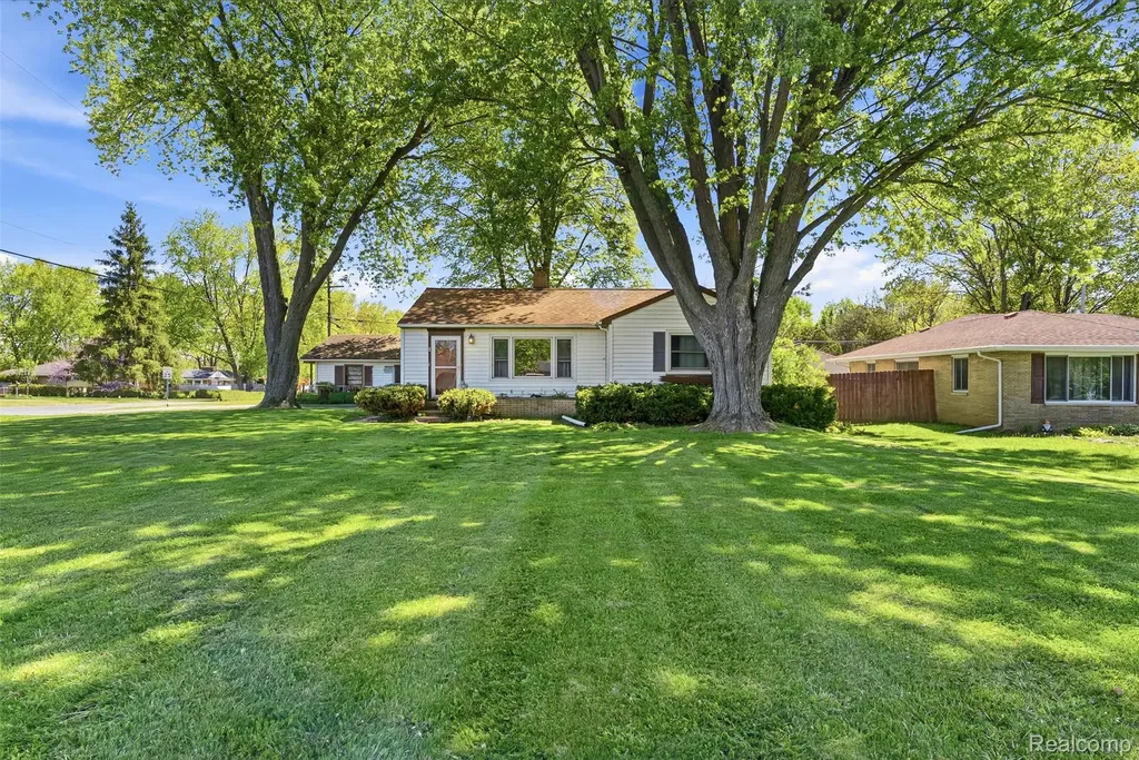 7230 N Center Road Genesee Charter Township MI 48458