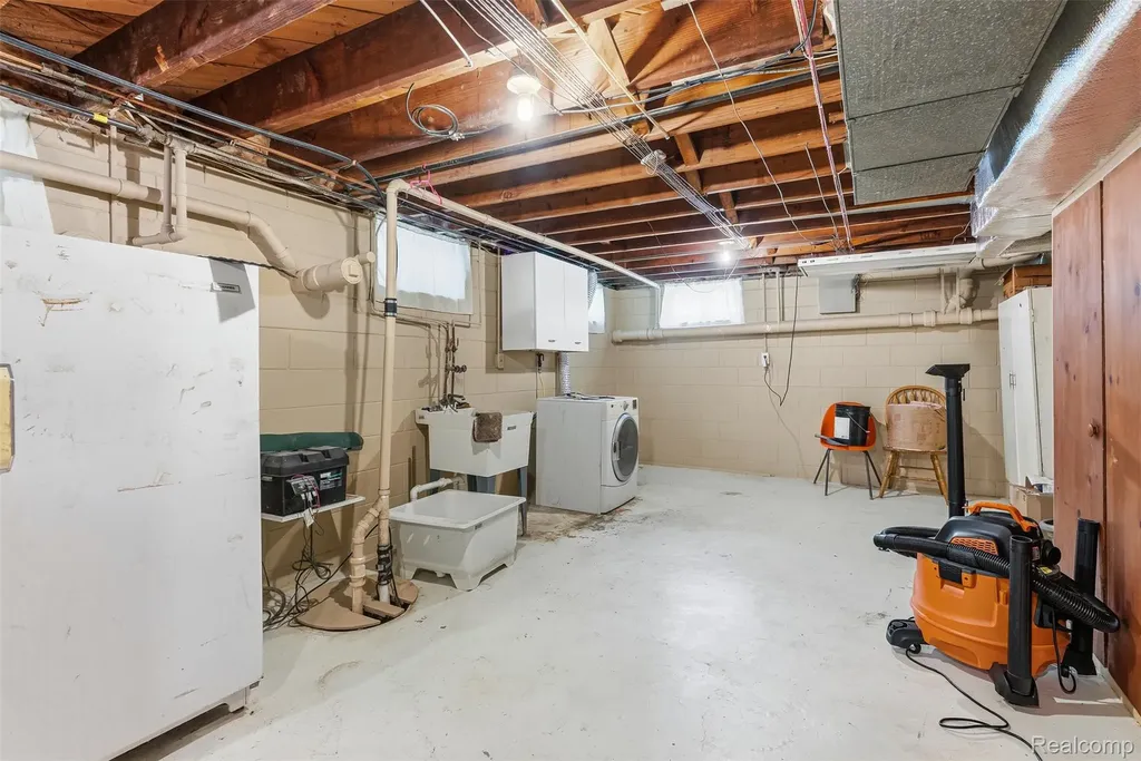 7230 N Center Road Genesee Charter Township MI 48458