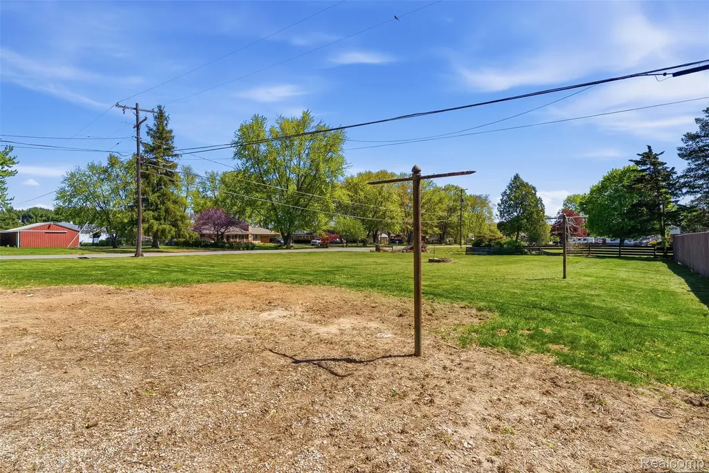 7230 N Center Road Genesee Charter Township MI 48458