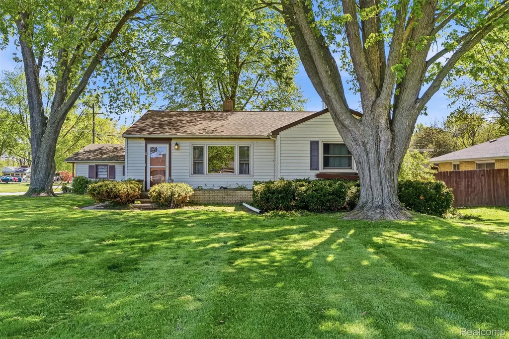 7230 N Center Road Genesee Charter Township MI 48458