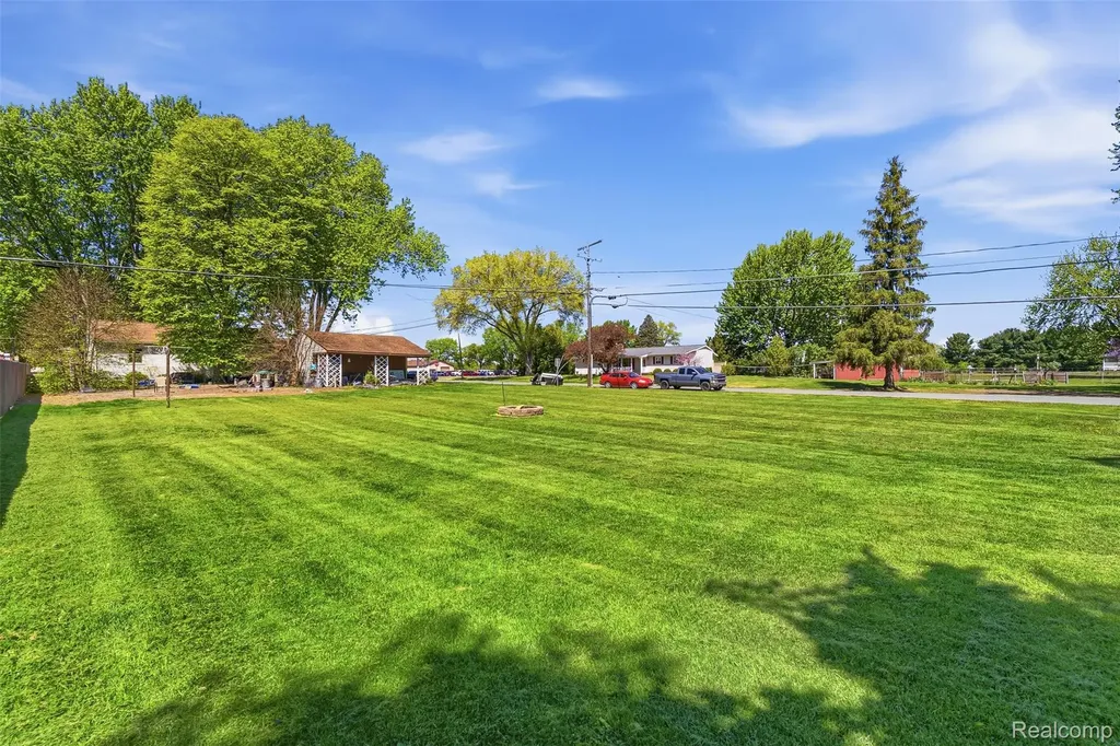 7230 N Center Road Genesee Charter Township MI 48458