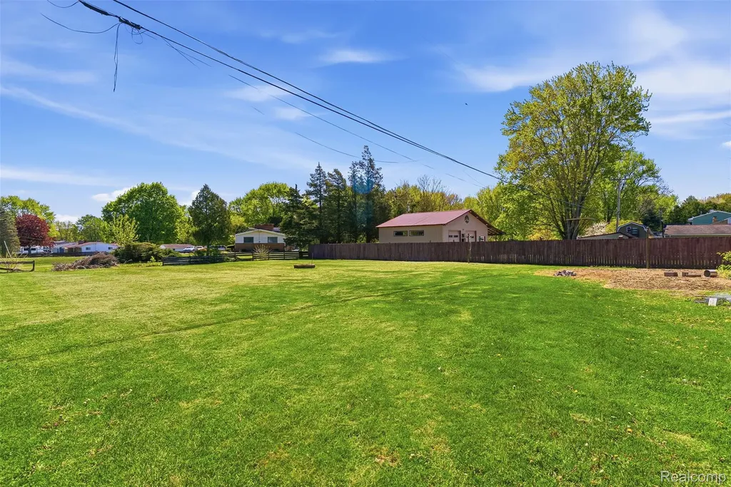 7230 N Center Road Genesee Charter Township MI 48458