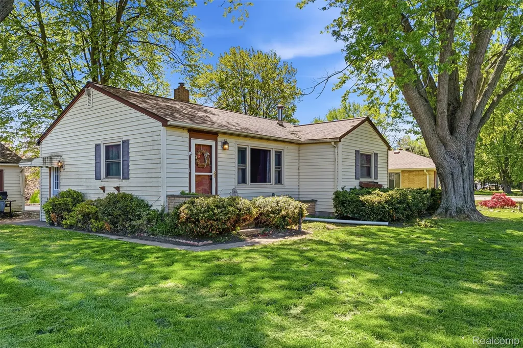 7230 N Center Road Genesee Charter Township MI 48458