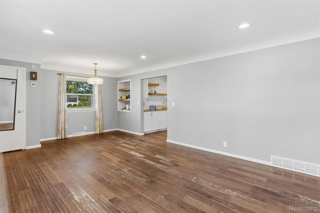 7230 N Center Road Genesee Charter Township MI 48458