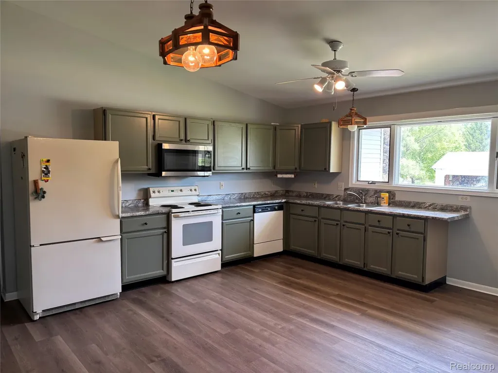 268 Jonathon Drive Almont Village MI 48003