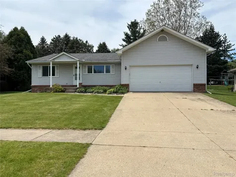 268 Jonathon Drive Almont Village MI 48003