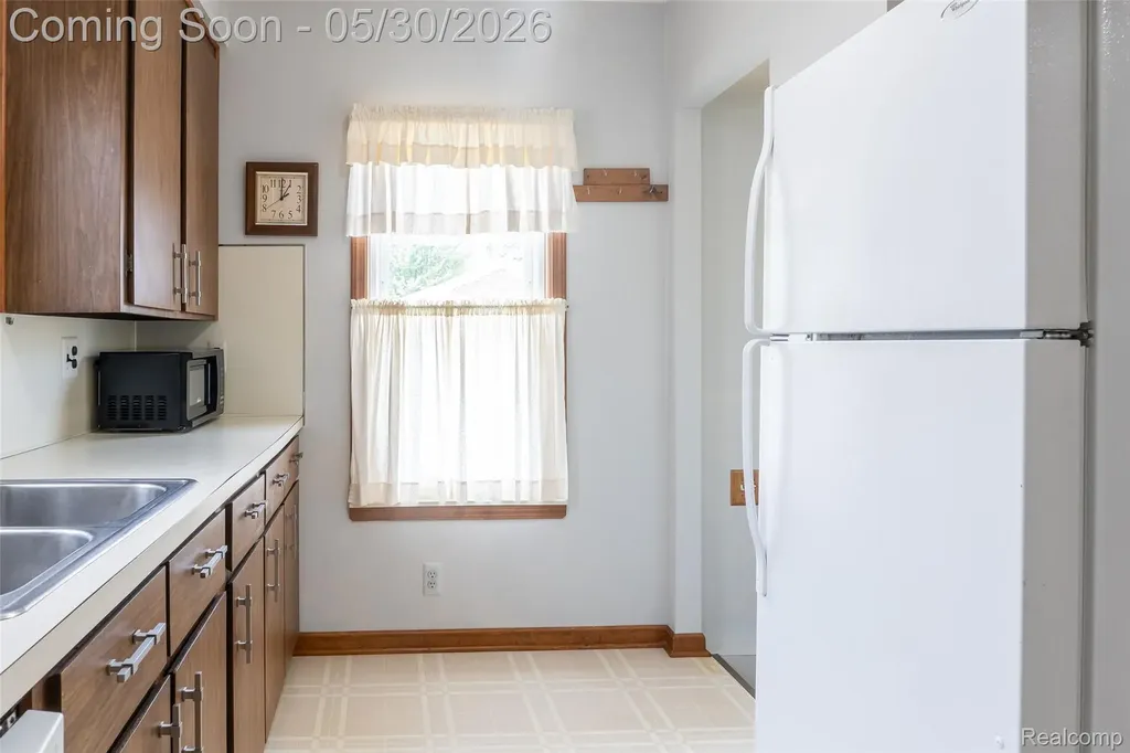4156 Burns Avenue Lincoln Park City MI 48146