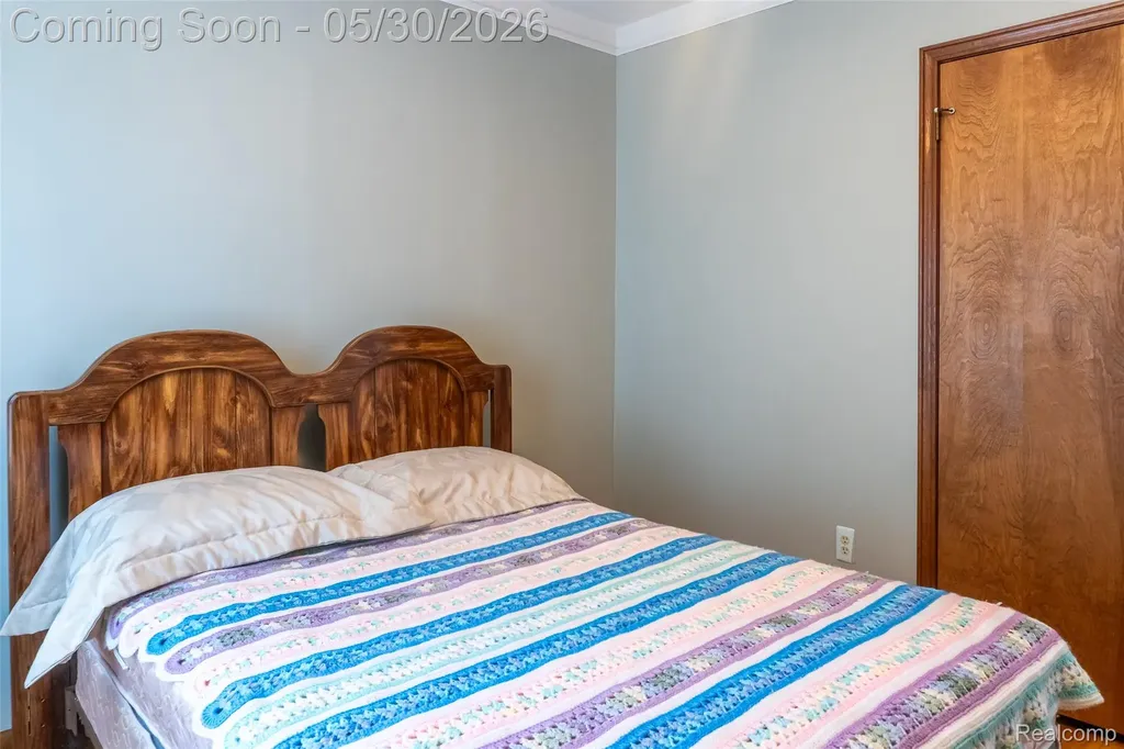 4156 Burns Avenue Lincoln Park City MI 48146