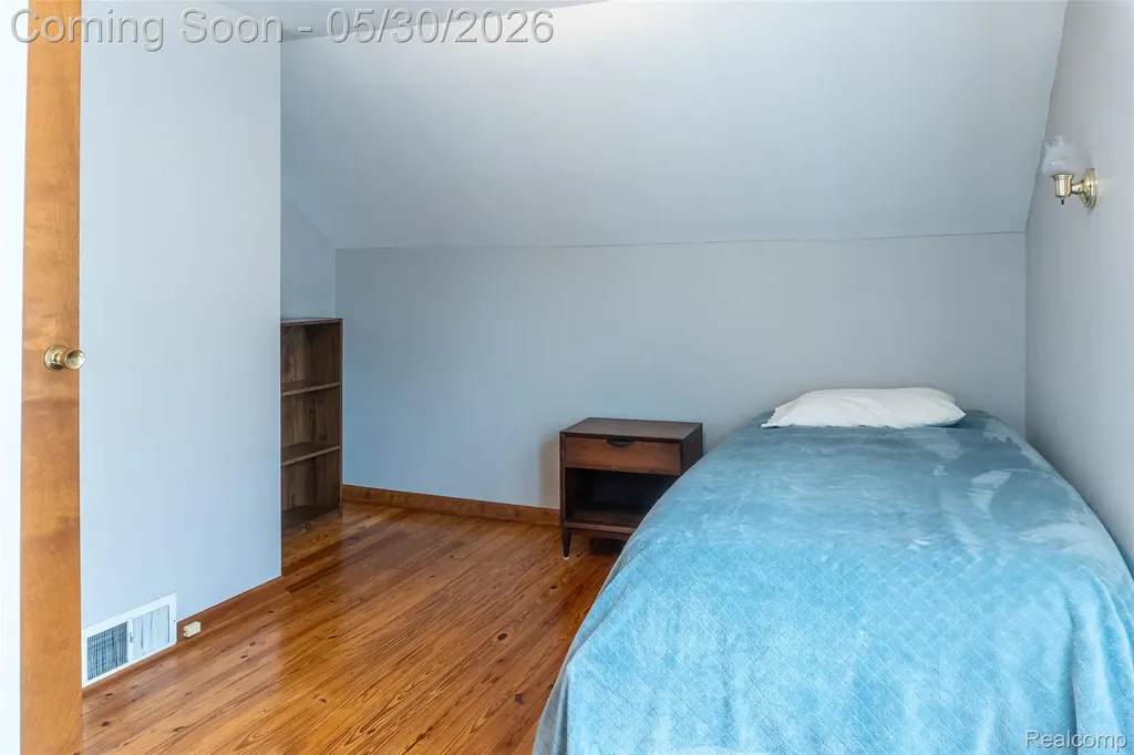 4156 Burns Avenue Lincoln Park City MI 48146