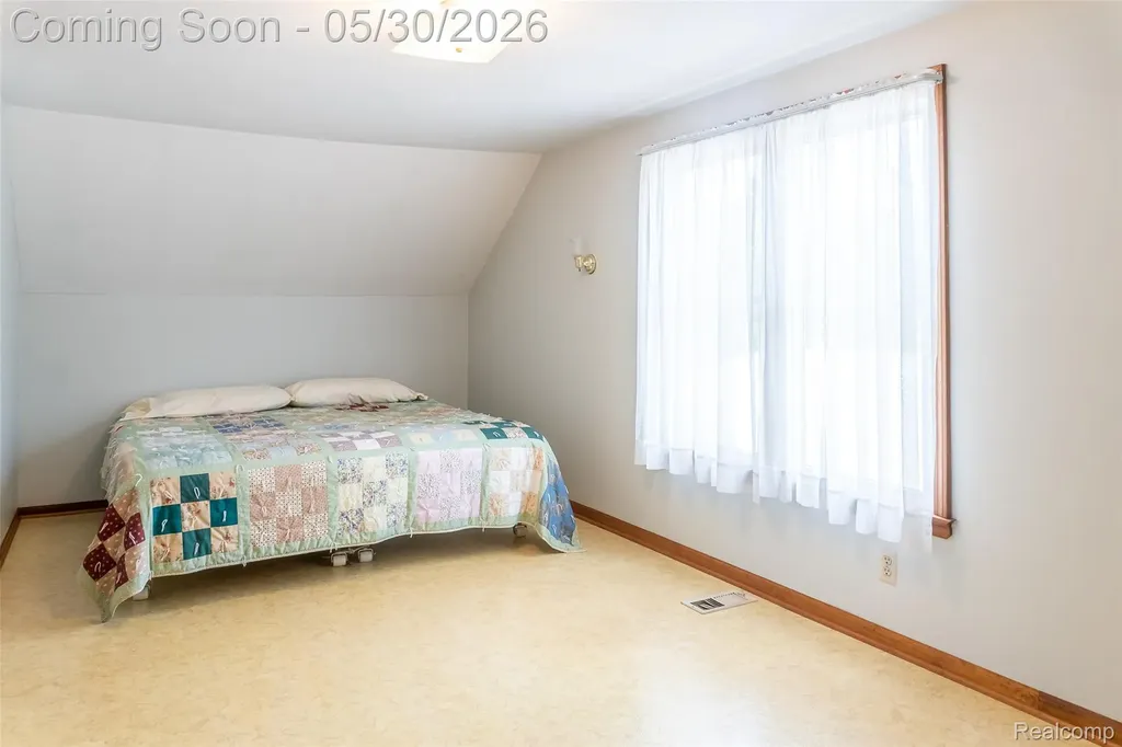 4156 Burns Avenue Lincoln Park City MI 48146