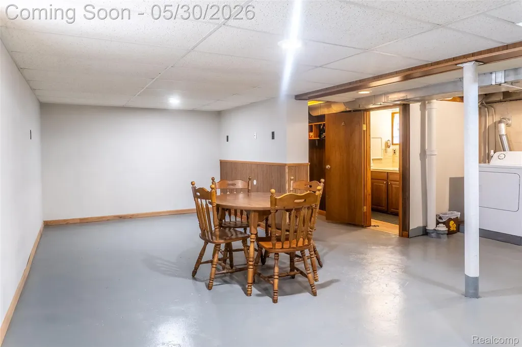 4156 Burns Avenue Lincoln Park City MI 48146