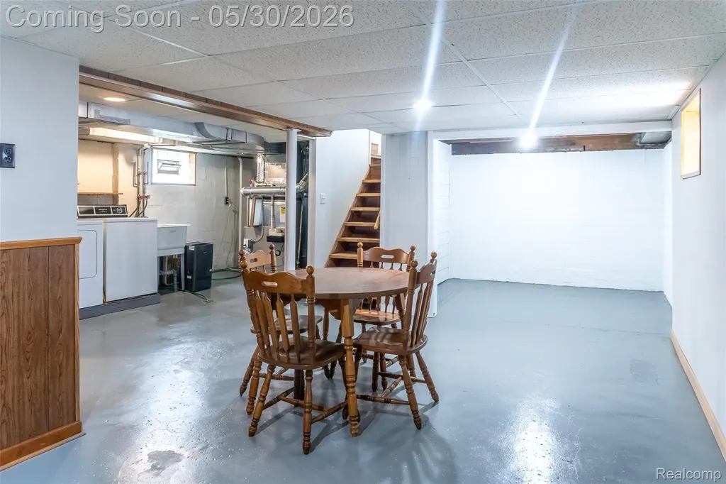 4156 Burns Avenue Lincoln Park City MI 48146