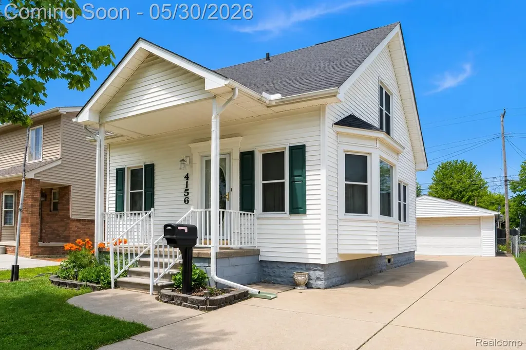 4156 Burns Avenue Lincoln Park City MI 48146