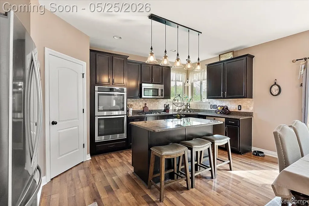 695 Dennison Court Oakland Charter Township MI 48363
