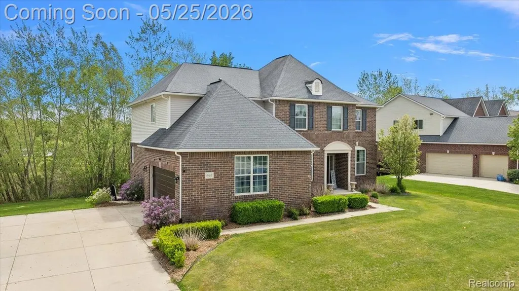 695 Dennison Court Oakland Charter Township MI 48363