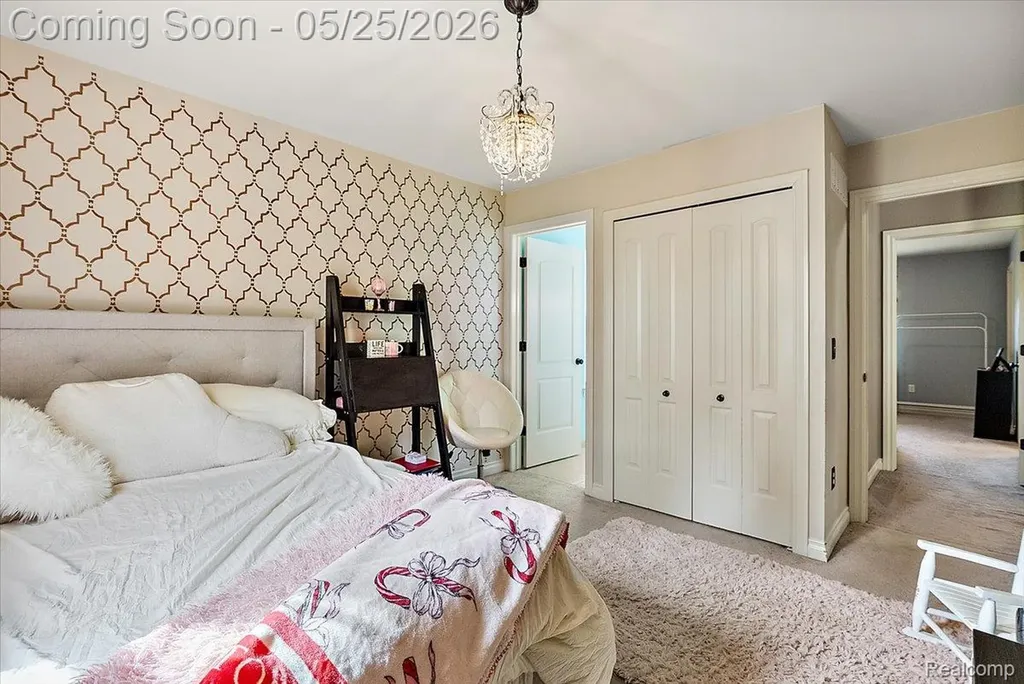 695 Dennison Court Oakland Charter Township MI 48363