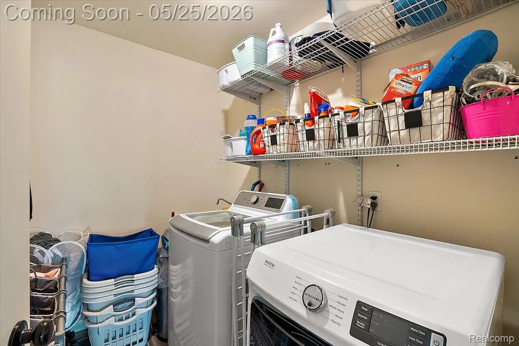 695 Dennison Court Oakland Charter Township MI 48363