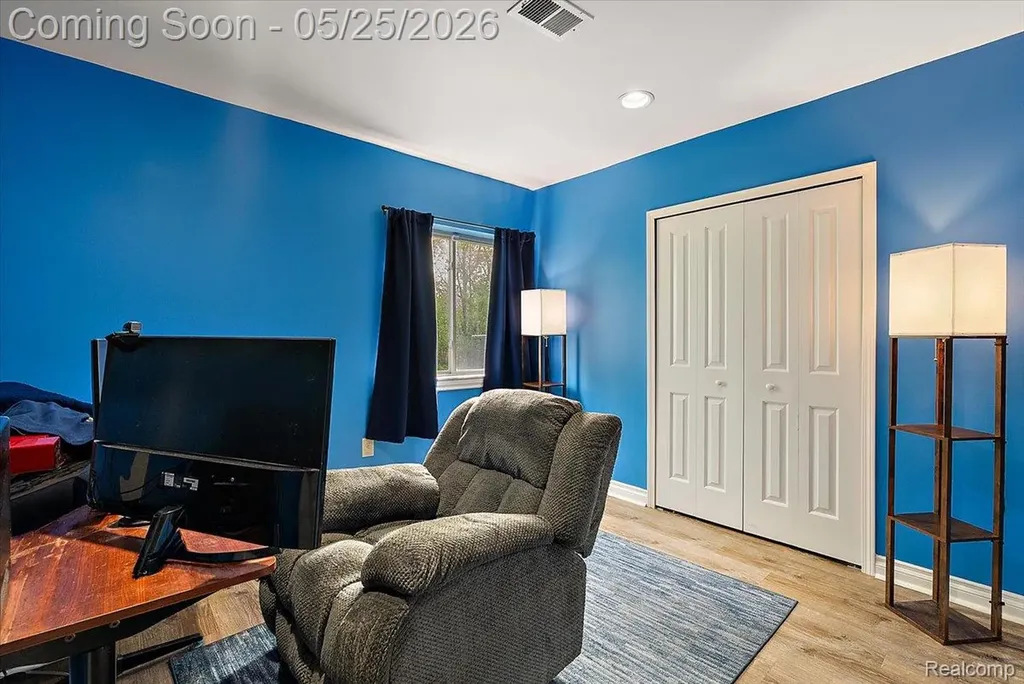 695 Dennison Court Oakland Charter Township MI 48363