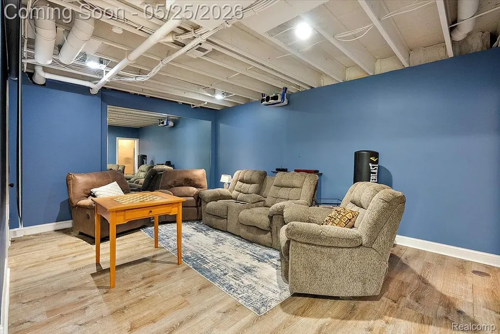 695 Dennison Court Oakland Charter Township MI 48363