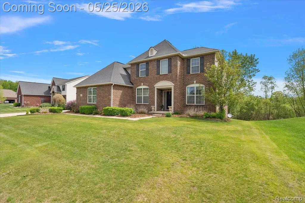 695 Dennison Court Oakland Charter Township MI 48363
