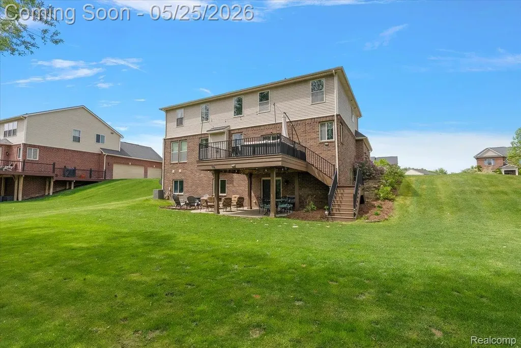 695 Dennison Court Oakland Charter Township MI 48363