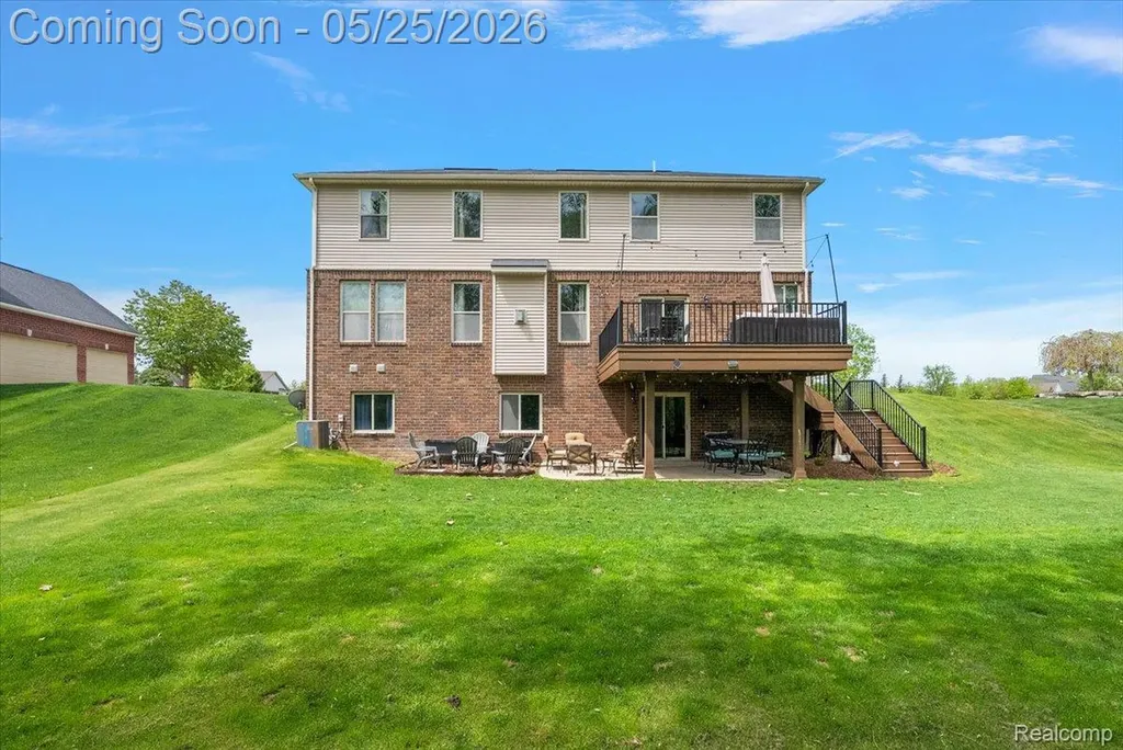 695 Dennison Court Oakland Charter Township MI 48363