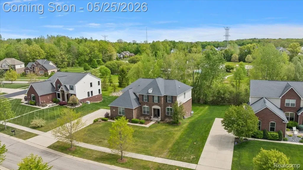 695 Dennison Court Oakland Charter Township MI 48363