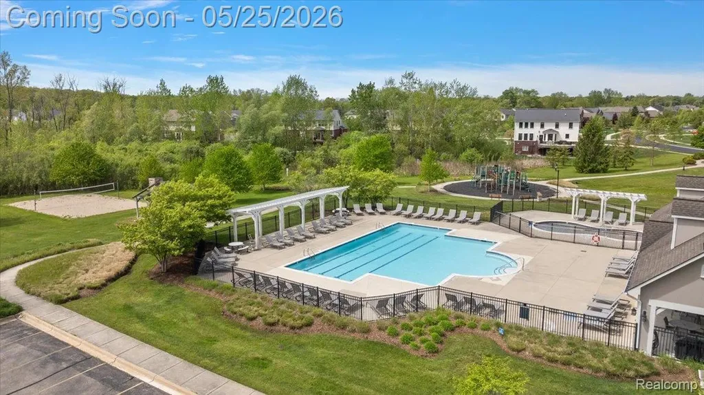 695 Dennison Court Oakland Charter Township MI 48363