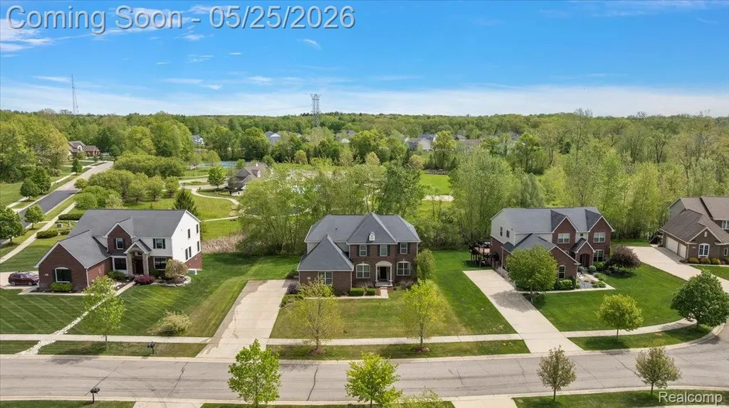 695 Dennison Court Oakland Charter Township MI 48363